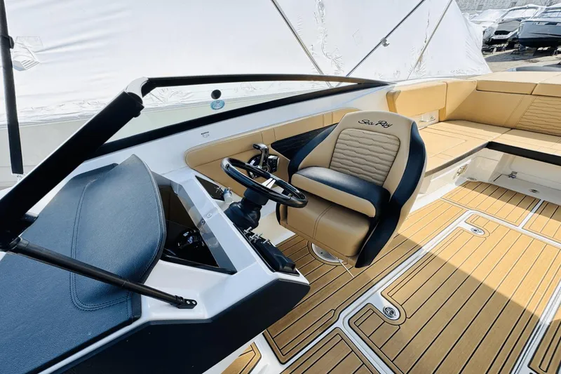 Slide: The Image of Sea Ray SPX 230 Outboard 2023 - 17