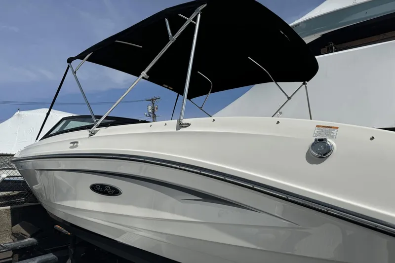 Slide: The Image of Sea Ray SPX 230 Outboard 2023 - 5