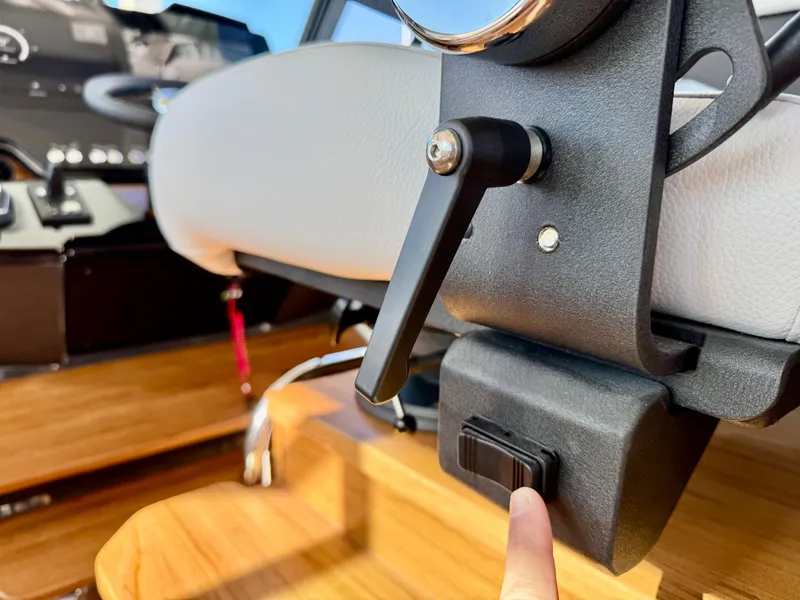 Slide: The Image of Tiara 43 LE 2025 - 60