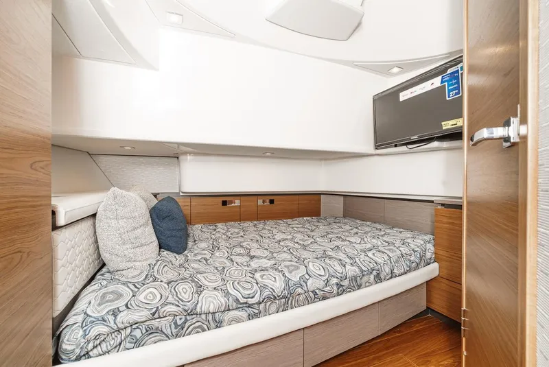 Slide: The Image of Tiara 38 LS 2024 - 51