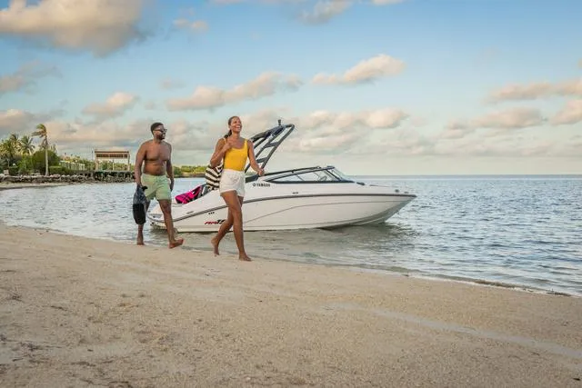 Slide: The Image of Yamaha AR195 2025 - 10