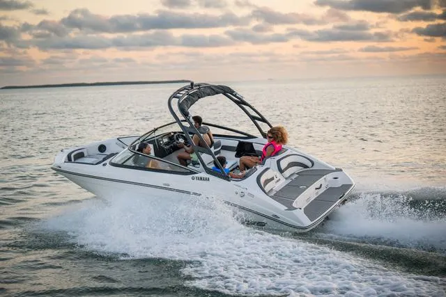 Slide: The Image of Yamaha AR195 2025 - 12