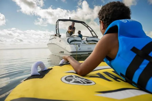 Slide: The Image of Yamaha AR195 2025 - 2