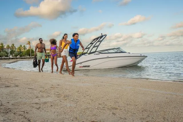 Slide: The Image of Yamaha AR195 2025 - 9