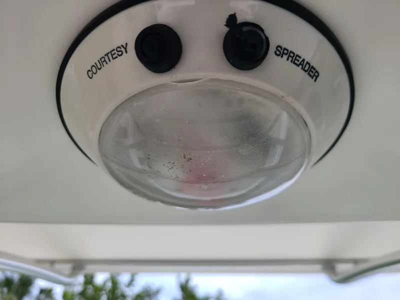 Slide: The Image of 2008 World Cat 270 TE boat light with courtesy and spreader switches. - 14