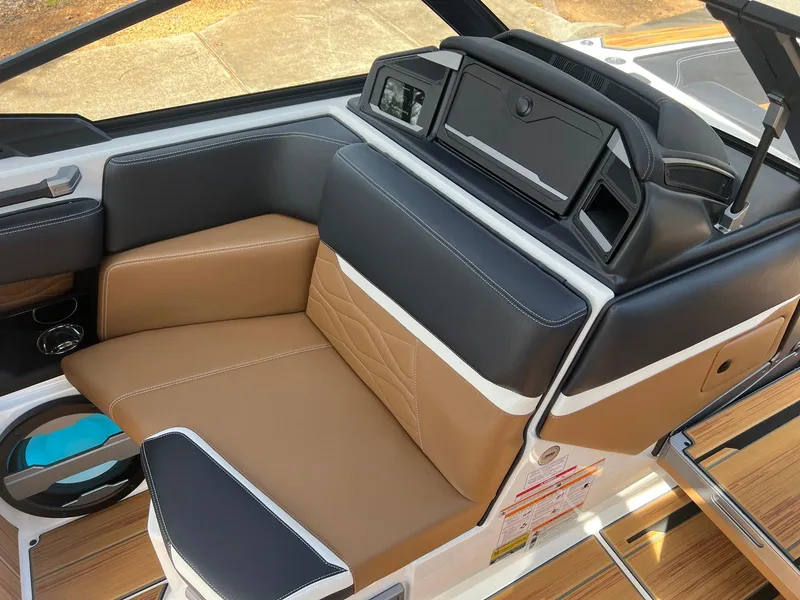 Slide: The Image of Supra SA 550 2025 - 24