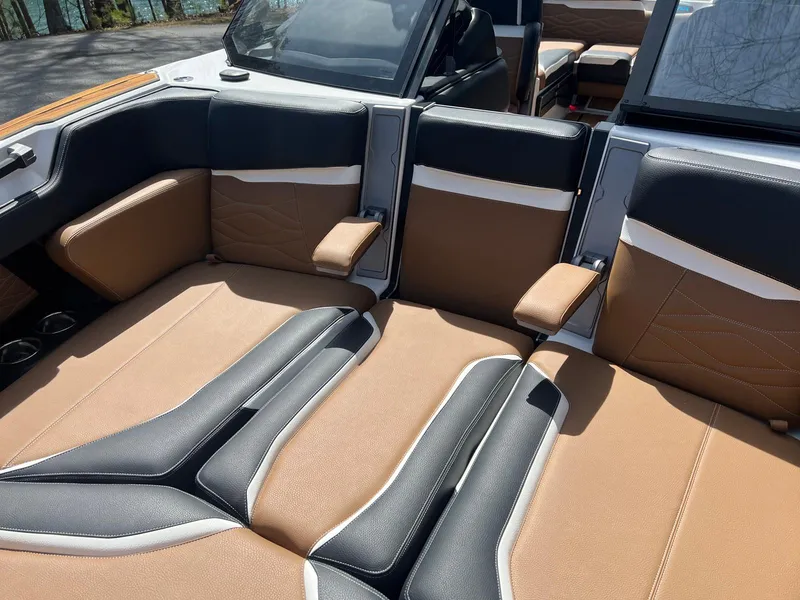 Slide: The Image of Supra SA 550 2025 - 30