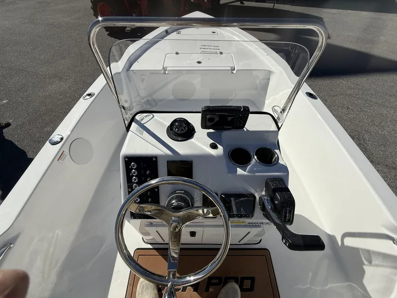 Slide: The Image of Sea Pro 172 Bay 2025 - 13