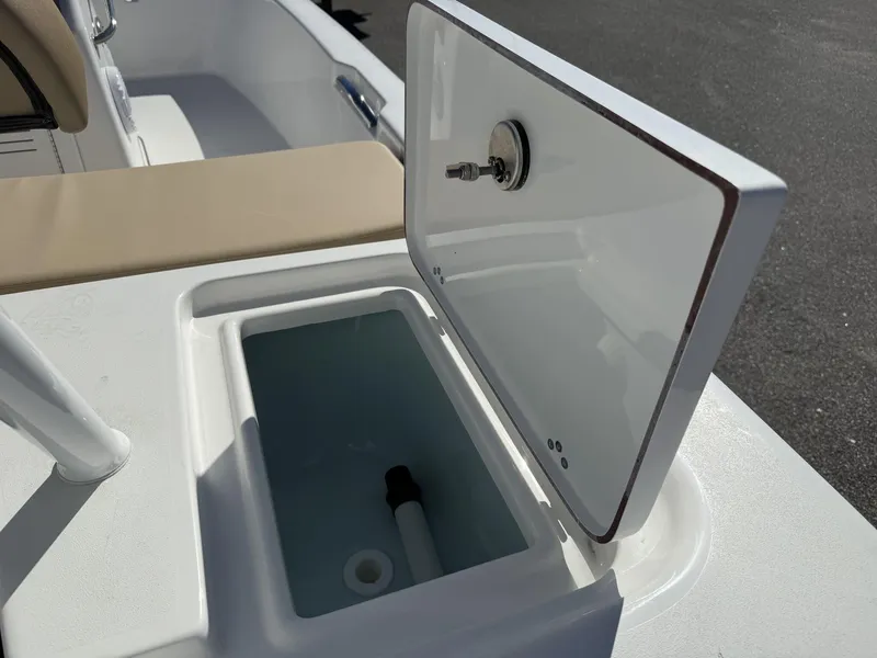 Slide: The Image of Sea Pro 172 Bay 2025 - 4