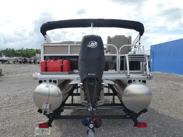 Slide: The Image of Sun Tracker Party Barge 16 DLX 2025 - 6