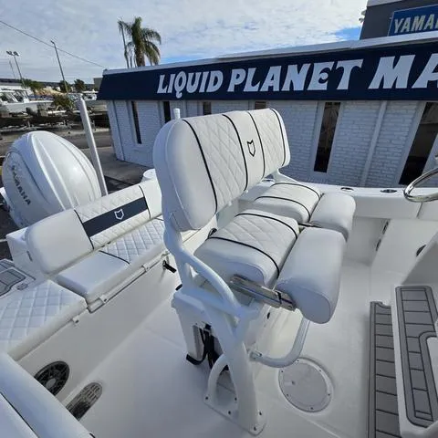 Slide: The Image of Sea Fox 228 Commander 2025 - 11