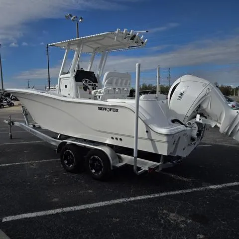 Slide: The Image of Sea Fox 228 Commander 2025 - 4