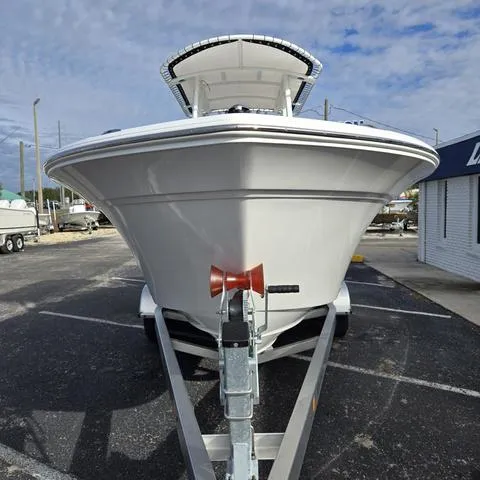 Slide: The Image of Sea Fox 228 Commander 2025 - 6