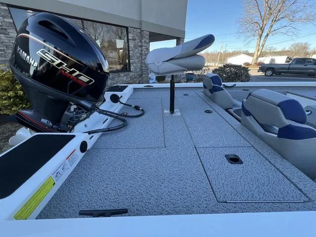 Slide: The Image of G3 Sportsman 1710 2025 - 9