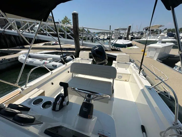 Slide: The Image of Boston Whaler 190 Montauk 2024 - 2