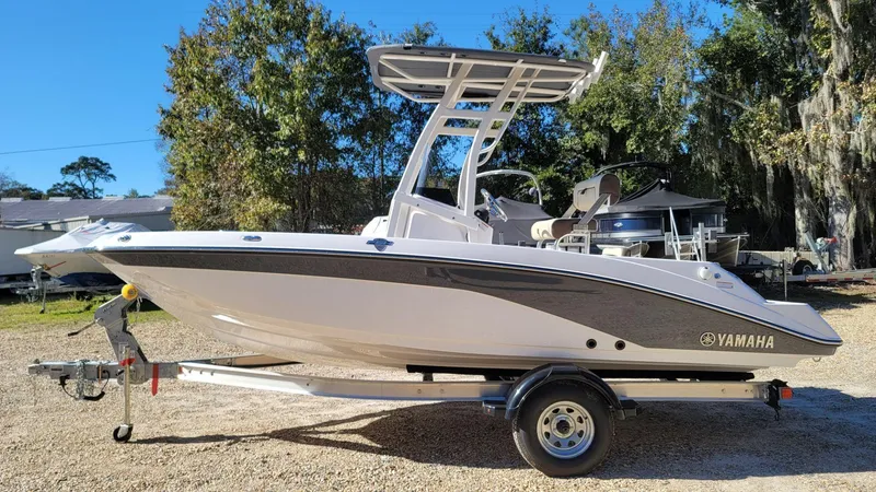 Slide: The Image of Yamaha 190 FSH Sport 2025 - 6