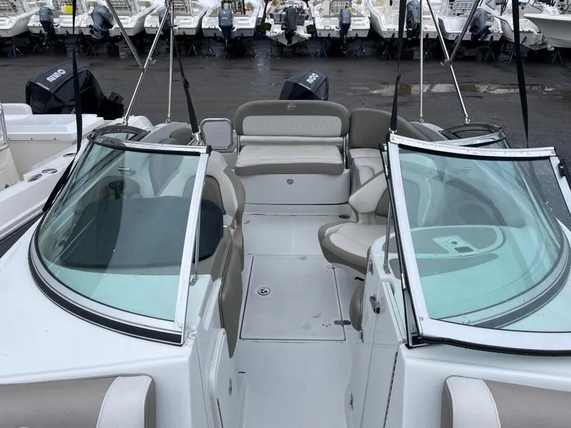 Slide: The Image of Crownline Boats Eclipse E235 XS 2022 - 7