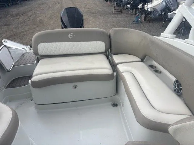 Slide: The Image of Crownline Boats Eclipse E235 XS 2022 - 17