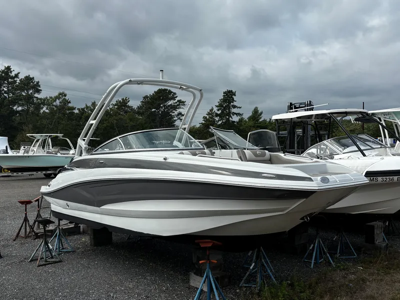 Slide: The Image of Crownline Boats Eclipse E235 XS 2022 - 3