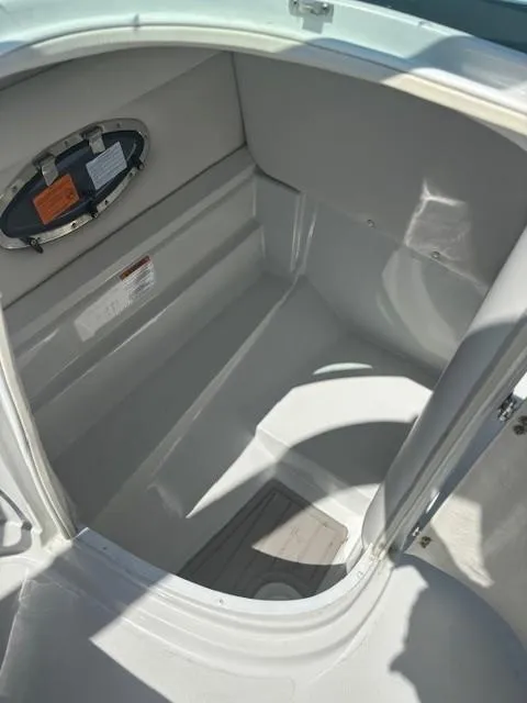 Slide: The Image of Crownline Boats 260 XSS 2022 - 11