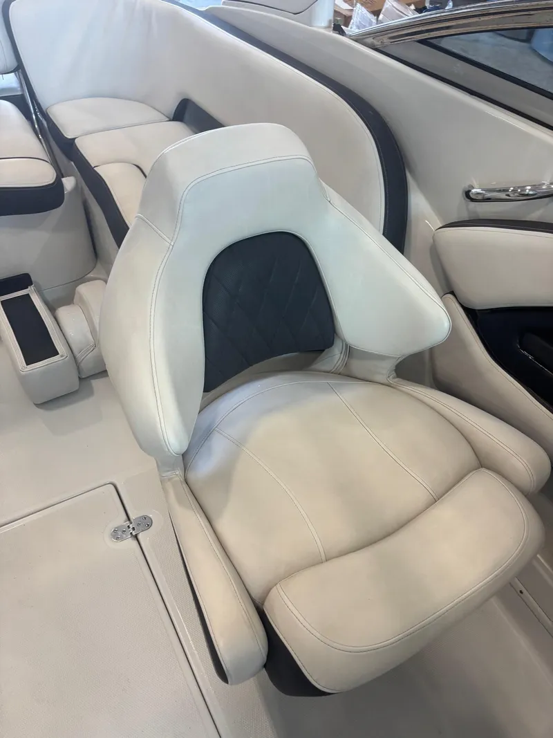 Slide: The Image of Crownline Boats 260 XSS 2022 - 13