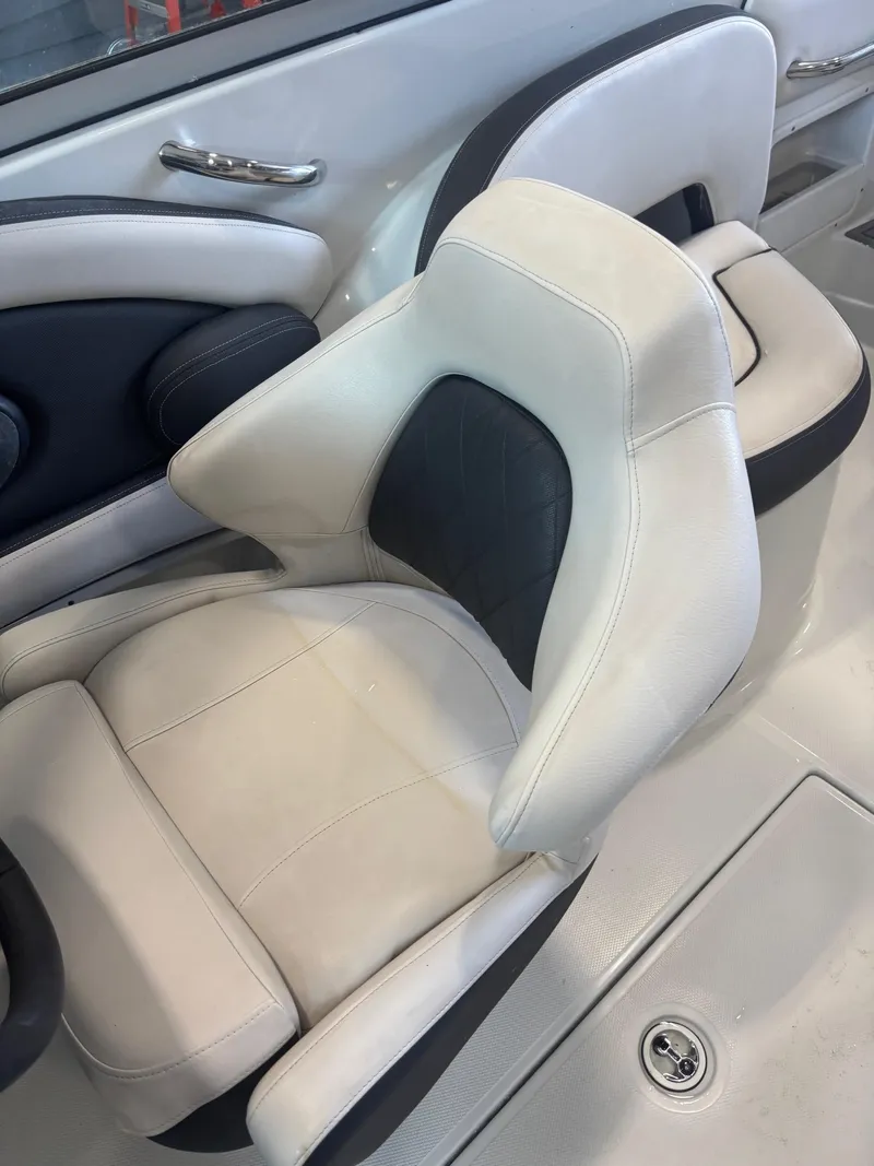 Slide: The Image of Crownline Boats 260 XSS 2022 - 14