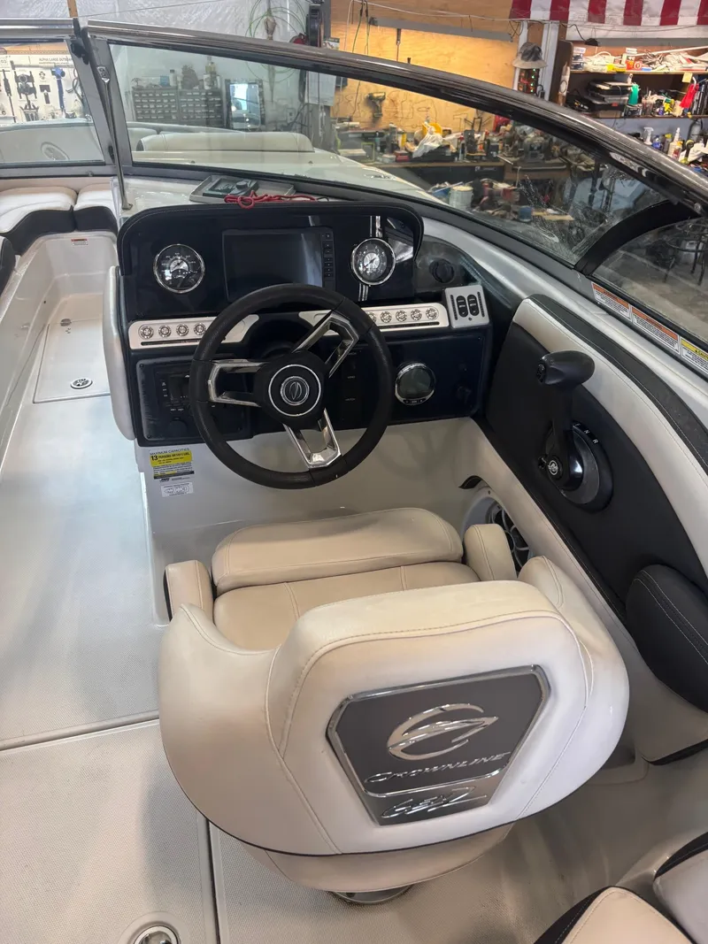 Slide: The Image of Crownline Boats 260 XSS 2022 - 15
