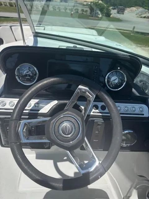 Slide: The Image of Crownline Boats 260 XSS 2022 - 17