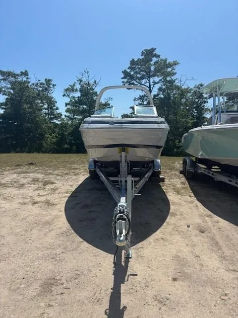 Slide: The Image of Crownline Boats 260 XSS 2022 - 23