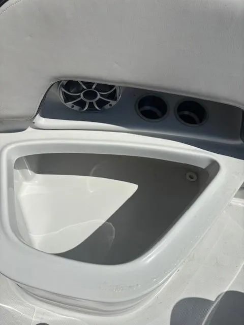 Slide: The Image of Crownline Boats 260 XSS 2022 - 9