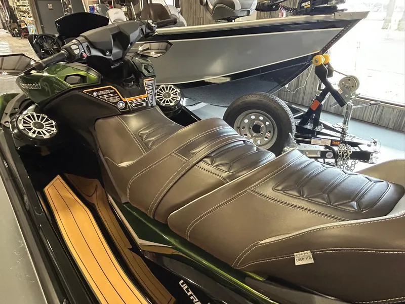 Slide: The Image of 2025 Kawasaki JET SKI ULTRA 160LX with sleek design and comfortable seating. - 7