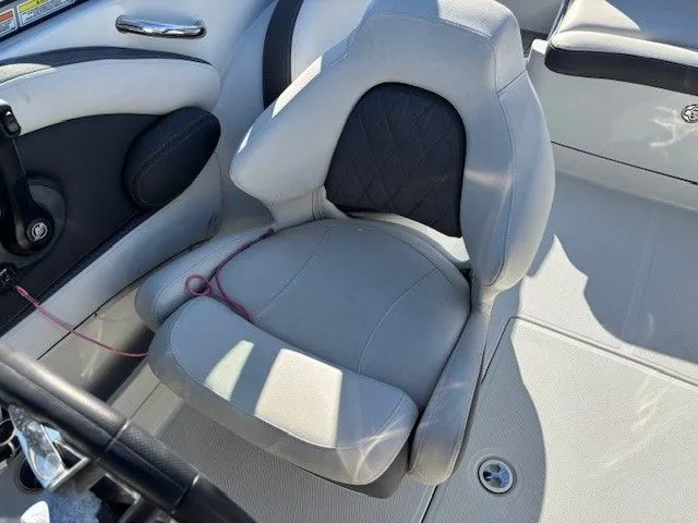 Slide: The Image of Crownline Boats 260 XSS 2022 - 14