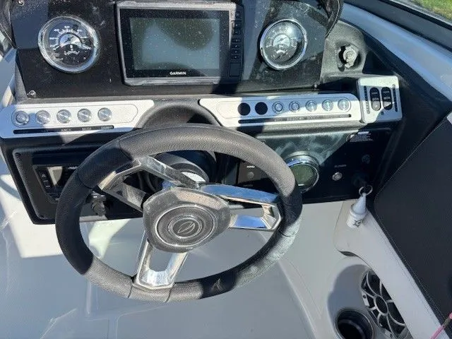 Slide: The Image of Crownline Boats 260 XSS 2022 - 9