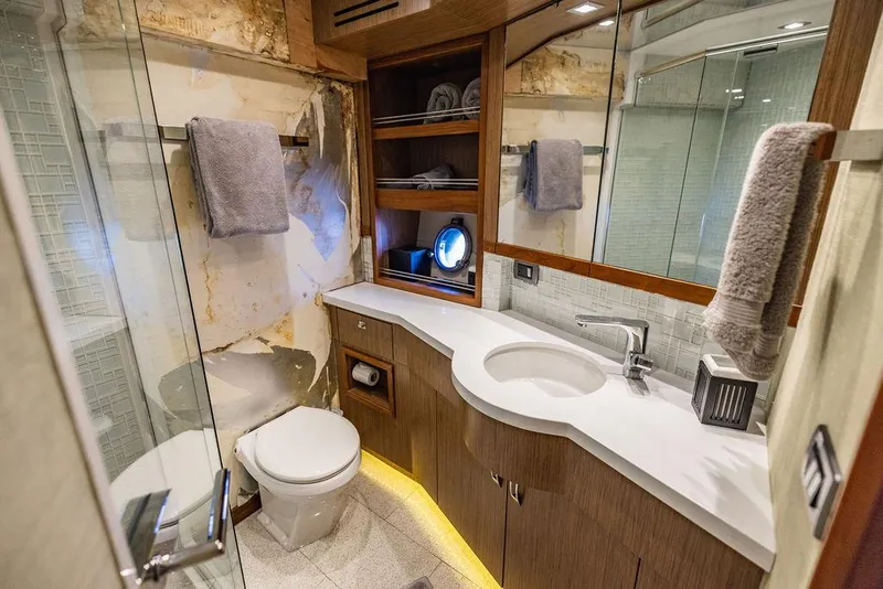 Slide: The Image of Hatteras 80 Motor Yacht 2013 - 107