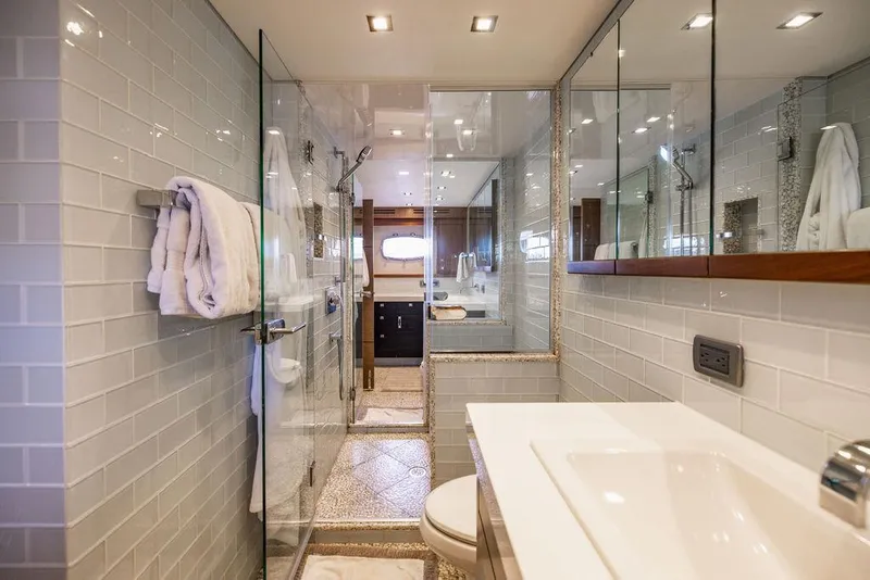 Slide: The Image of Hatteras 80 Motor Yacht 2013 - 136