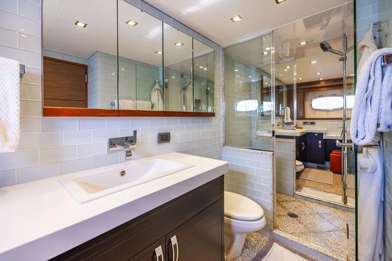 Slide: The Image of Hatteras 80 Motor Yacht 2013 - 141