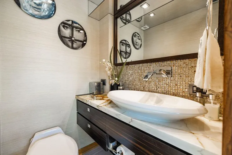 Slide: The Image of Hatteras 80 Motor Yacht 2013 - 144