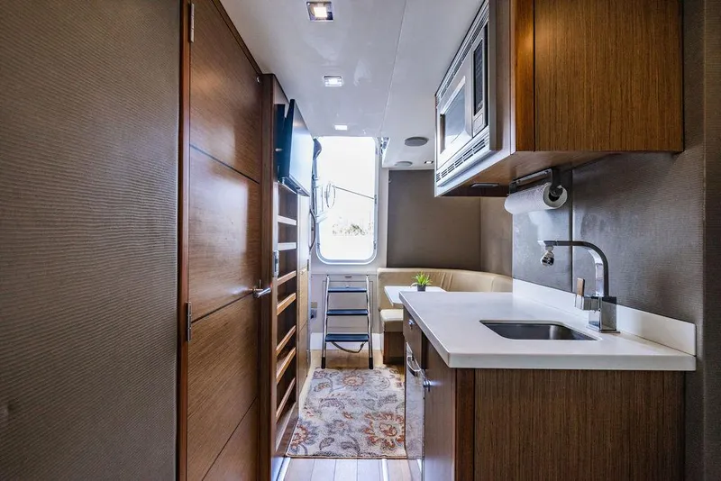 Slide: The Image of Hatteras 80 Motor Yacht 2013 - 163