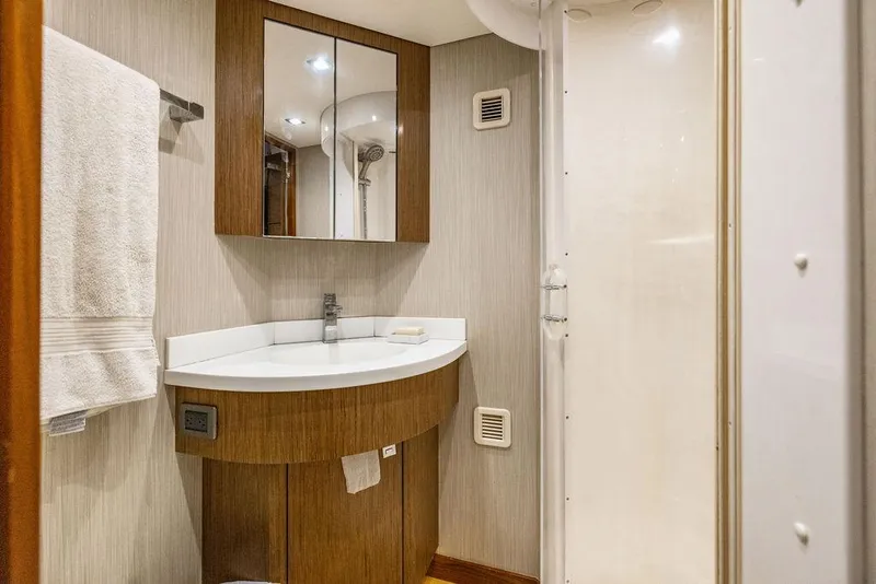 Slide: The Image of Hatteras 80 Motor Yacht 2013 - 168