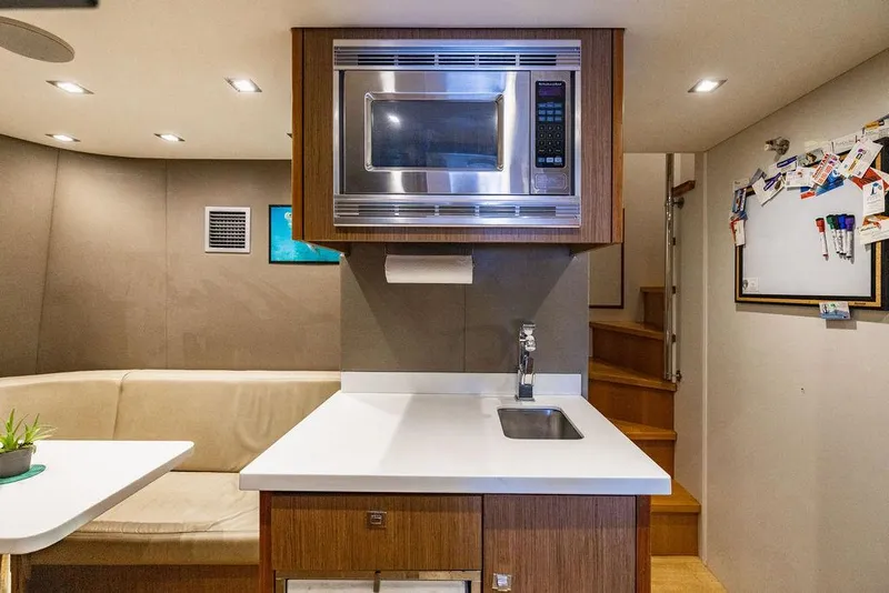 Slide: The Image of Hatteras 80 Motor Yacht 2013 - 171