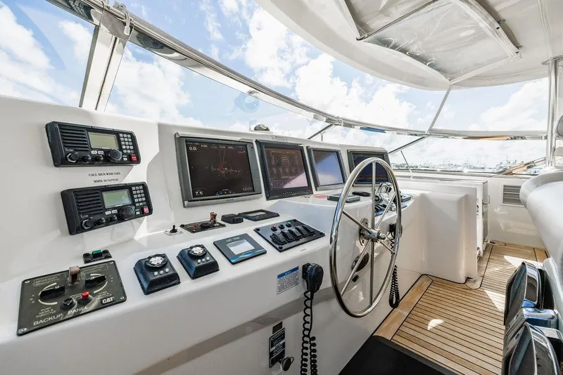 Slide: The Image of Hatteras 80 Motor Yacht 2013 - 86