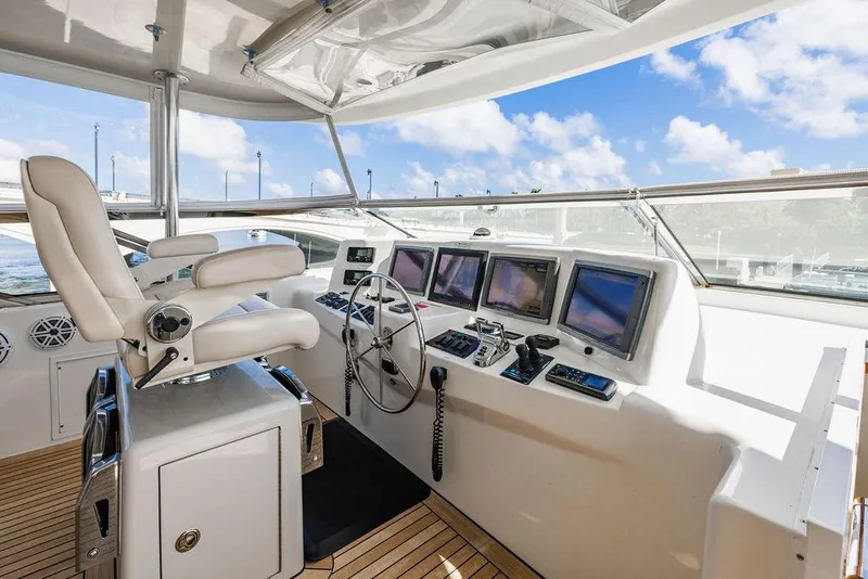 Slide: The Image of Hatteras 80 Motor Yacht 2013 - 87