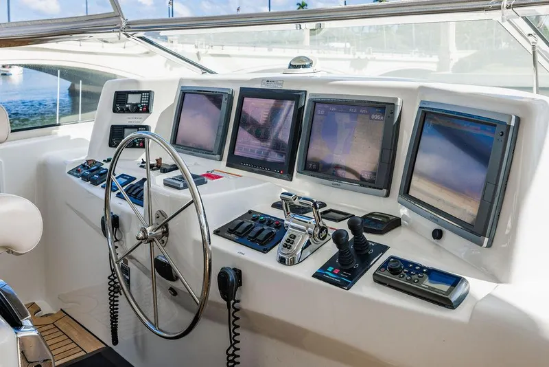 Slide: The Image of Hatteras 80 Motor Yacht 2013 - 90