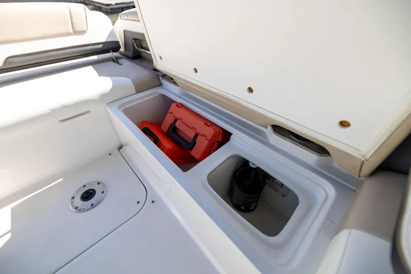 Slide: The Image of Formula 330 Crossover Bowrider 2017 - 51