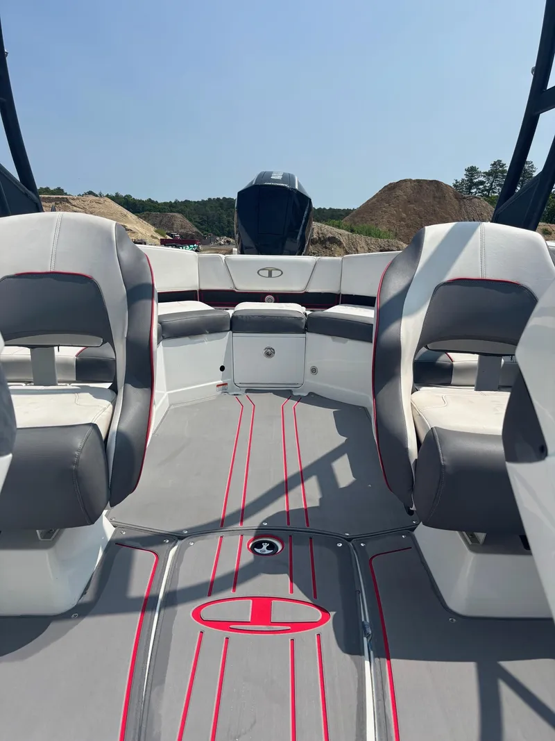 Slide: The Image of Tahoe 210 S 2021 - 11