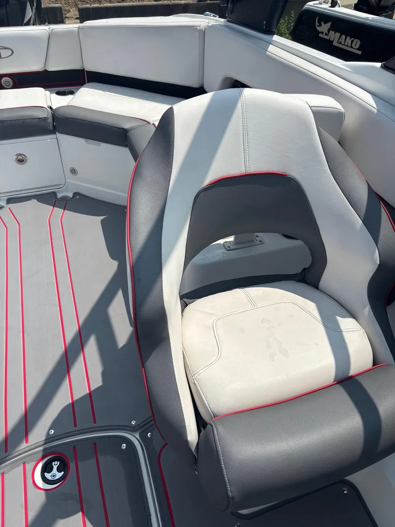 Slide: The Image of Tahoe 210 S 2021 - 12