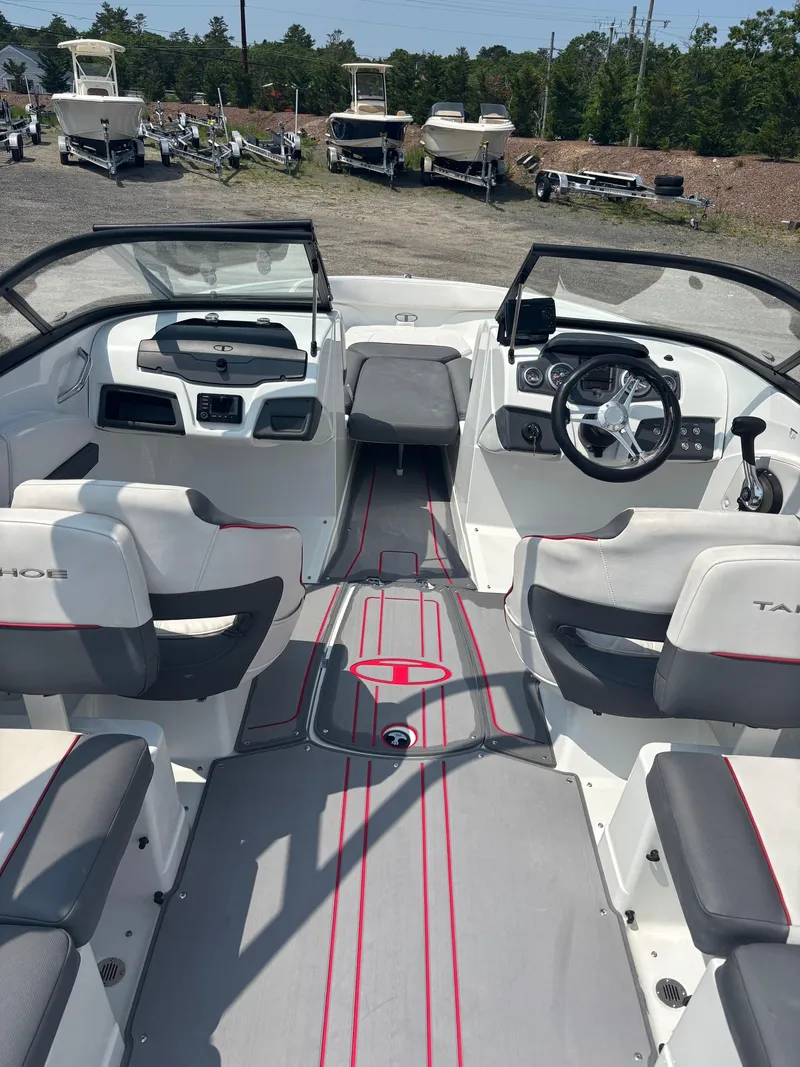 Slide: The Image of Tahoe 210 S 2021 - 15