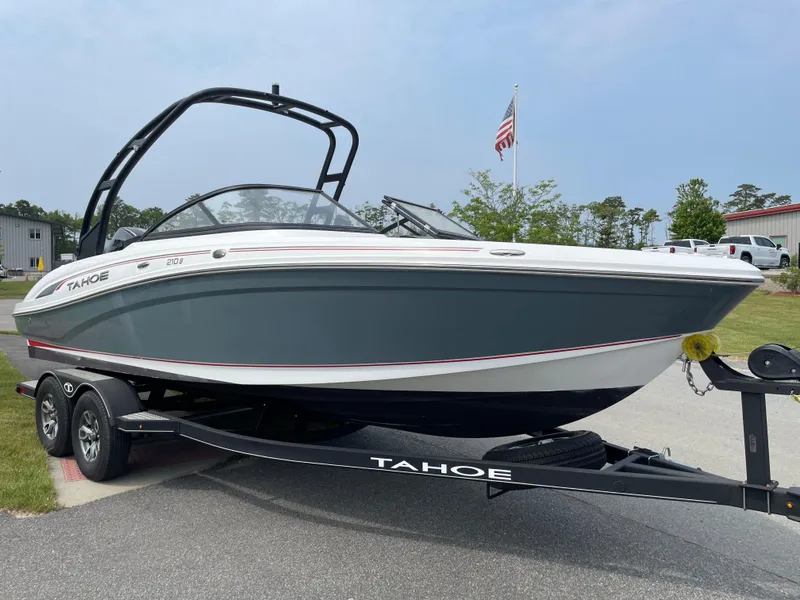 Slide: The Image of Tahoe 210 S 2021 - 2