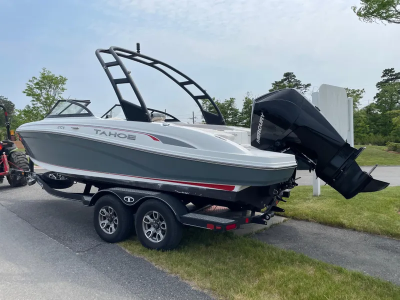 Slide: The Image of Tahoe 210 S 2021 - 4