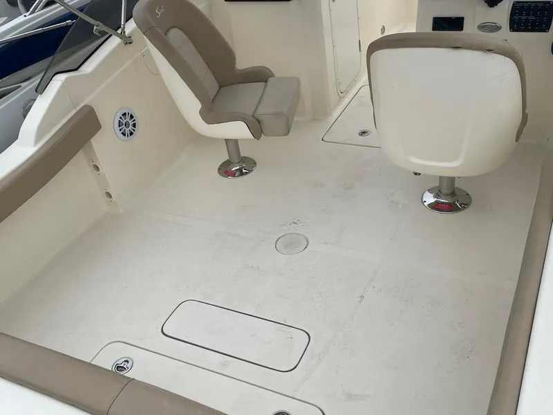 Slide: The Image of Scout 215 Dorado 2023 - 6